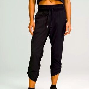 Lululemon Cropped Dance Studio Joggers Black Size 8